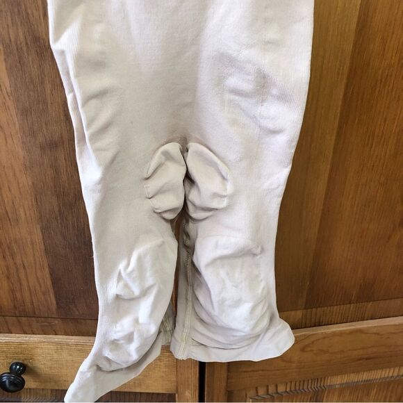 Skims Seamless Sculpt Mid-Thigh Bodysuit - Picture 7 of 8